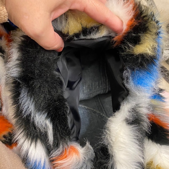 Forever 21 Denim jacket with colorful removable fur lining Medium - Picture 12 of 15